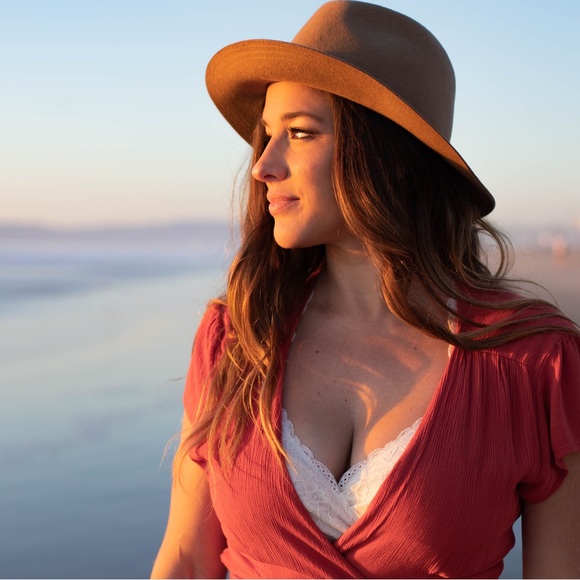 Meet your Posher, Katie - Picture 5 of 5